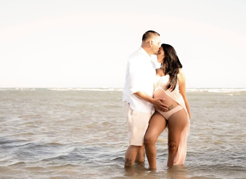 05 Sesión de Fotografía de Embarazo en la Playa de La Guancha, Ponce, Puerto Rico.jpg fotografía de embarazo en la playa Sesión de Fotografía de Embarazo en la Playa de La Guancha 06 Sesion de Fotografia de Embarazo en la Playa de La Guancha Ponce Puerto Rico